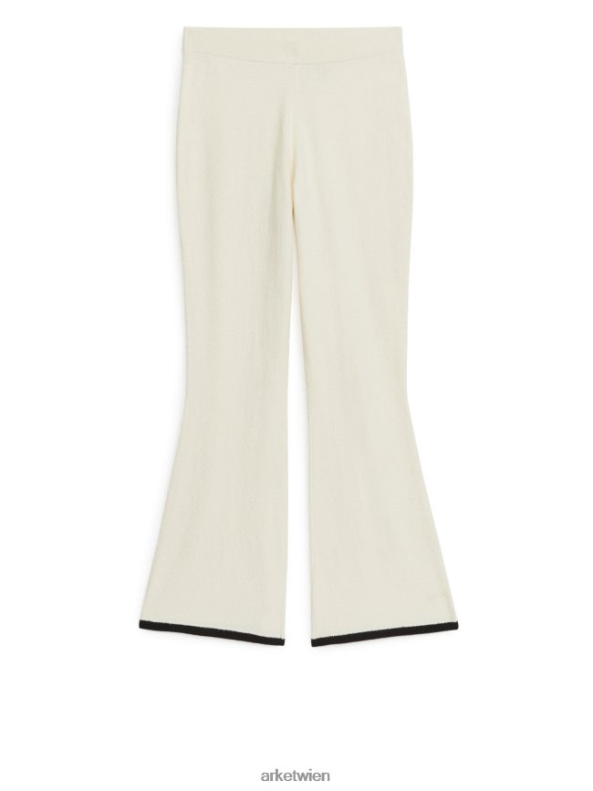ARKET Ausgestellte Bouclé-Hose cremefarben Frauen 8RF08T206 Kleidung