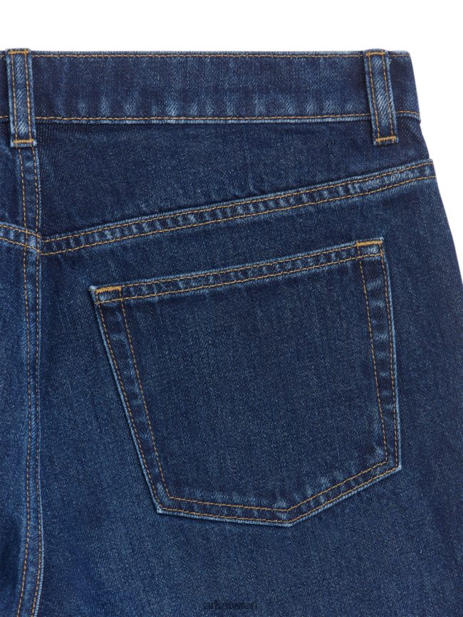 ARKET Haselnussbraune, niedrige, gerade Jeans Vintage-Blau Frauen 8RF08T155 Kleidung