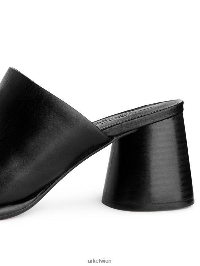 ARKET Lederpantoletten mit ausgestelltem Absatz Schwarz Frauen 8RF08T692 Schuhwerk