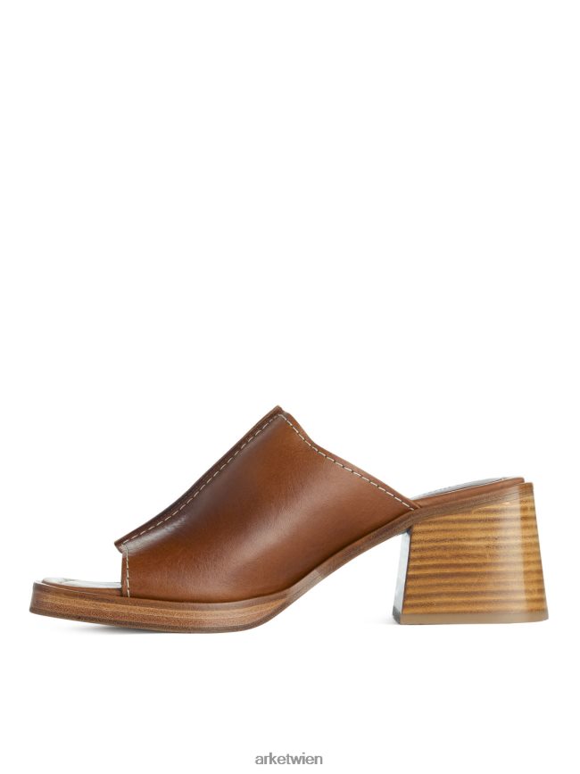 ARKET klobige Lederpantoletten Cognac Frauen 8RF08T690 Schuhwerk