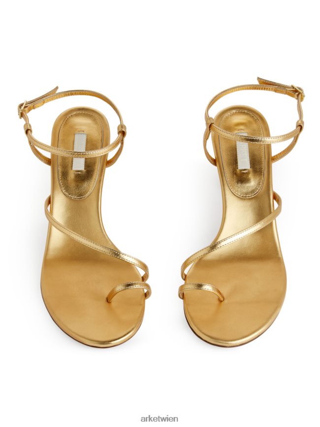 ARKET Ledersandalen mit Absatz Gold Frauen 8RF08T697 Schuhwerk