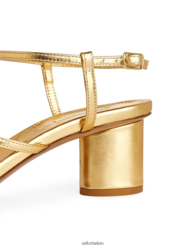 ARKET Ledersandalen mit Absatz Gold Frauen 8RF08T697 Schuhwerk
