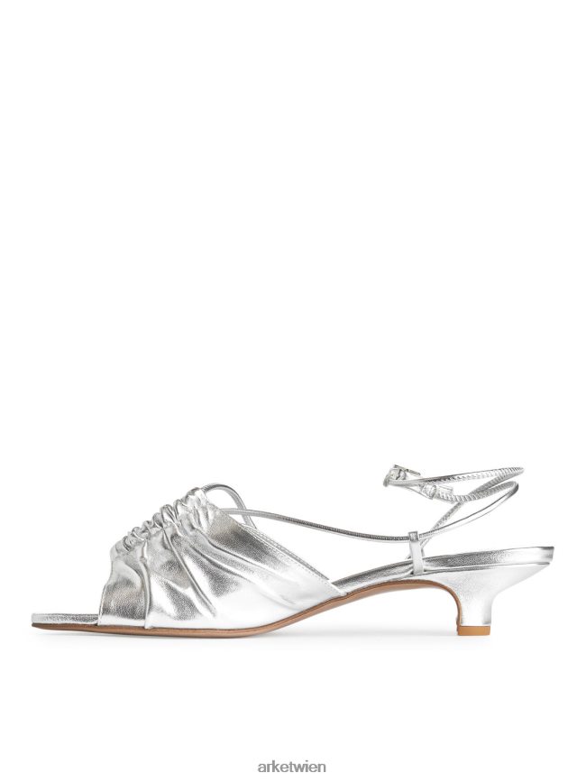 ARKET Ledersandalen mit Absatz Silber Frauen 8RF08T693 Schuhwerk