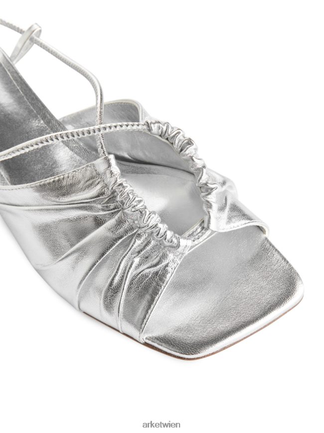 ARKET Ledersandalen mit Absatz Silber Frauen 8RF08T693 Schuhwerk