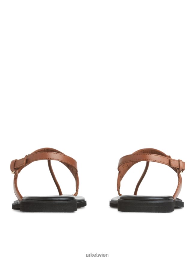 ARKET Zehenstegsandalen aus Leder braun Frauen 8RF08T706 Schuhwerk
