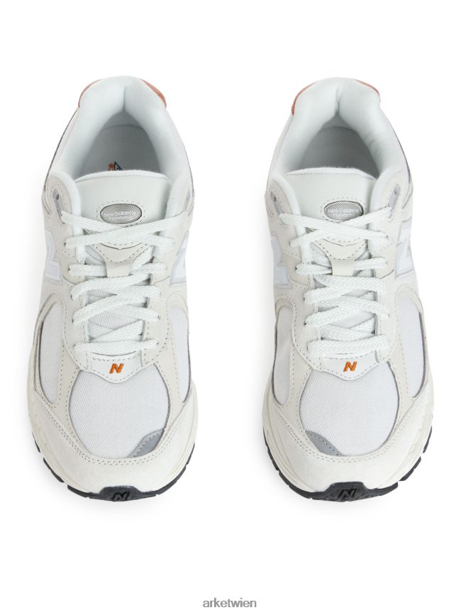 ARKET New Balance 2002R Cord-Sneaker Weiß Frauen 8RF08T673 Schuhwerk