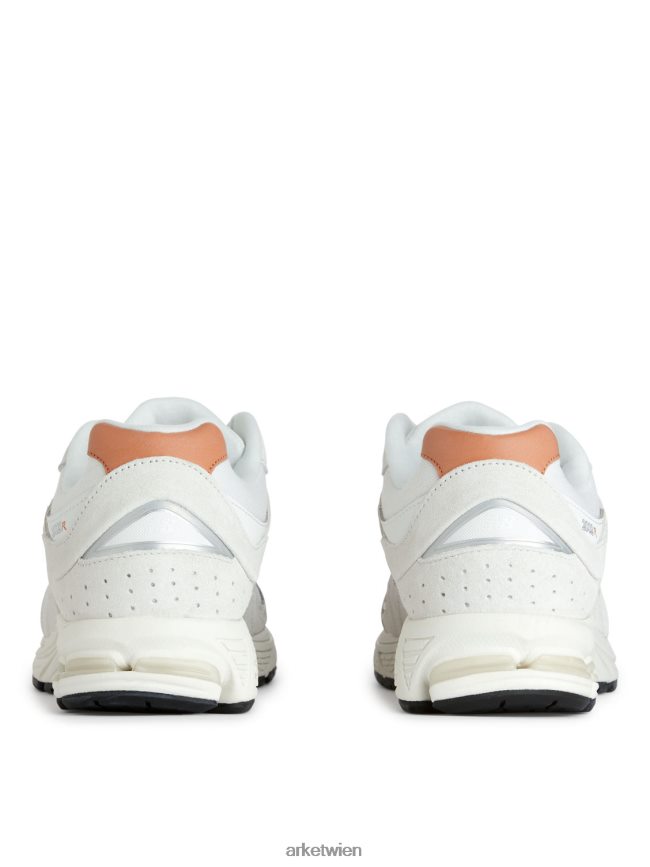 ARKET New Balance 2002R Cord-Sneaker Weiß Frauen 8RF08T673 Schuhwerk