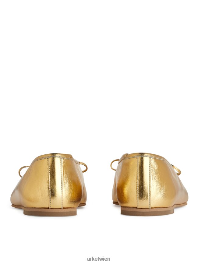ARKET Ballerinas aus Leder Gold Frauen 8RF08T719 Schuhwerk