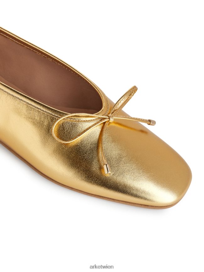 ARKET Ballerinas aus Leder Gold Frauen 8RF08T719 Schuhwerk