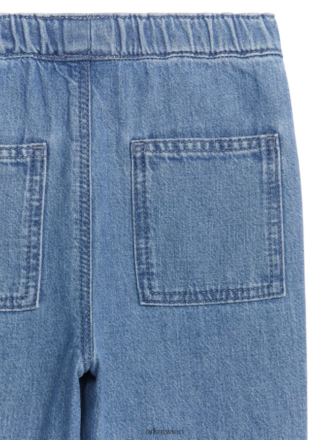 ARKET weiche Jeanshose blau gewaschen Kinder 8RF08T1767 Kleidung