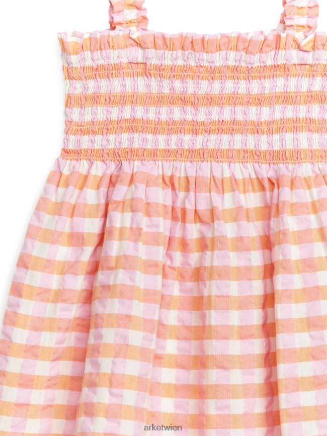 ARKET Gesmoktes Kleid aus Seersucker orange/kariert Kinder 8RF08T1376 Kleidung