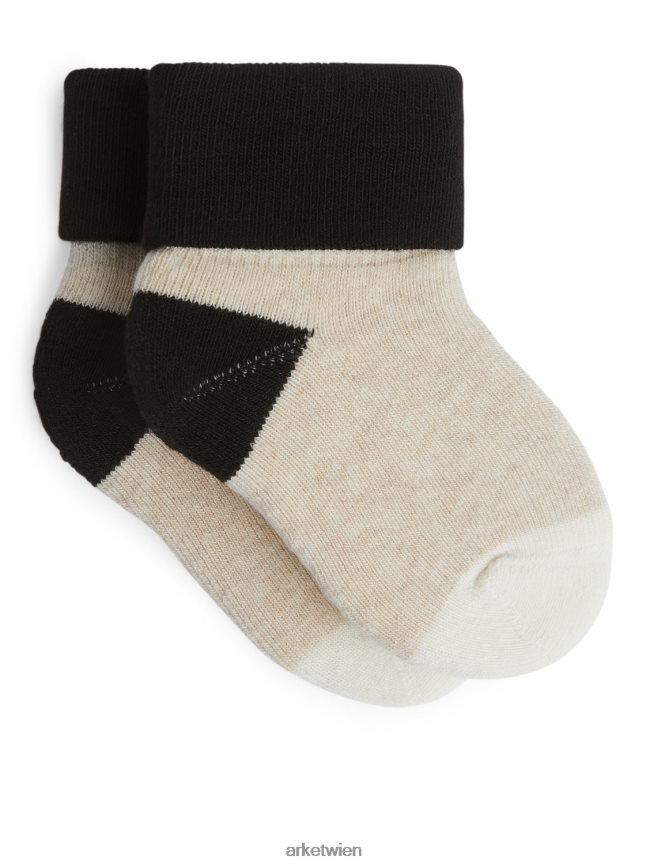 ARKET Frotteesocken schwarz/beige Kinder 8RF08T1783 Kleidung