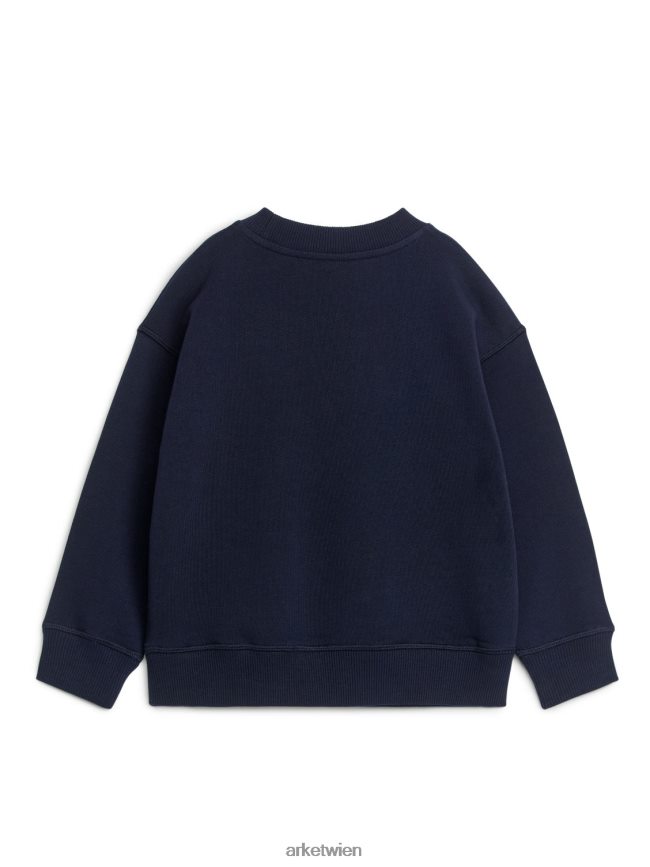 ARKET besticktes Sweatshirt Blau Grün Kinder 8RF08T1503 Kleidung