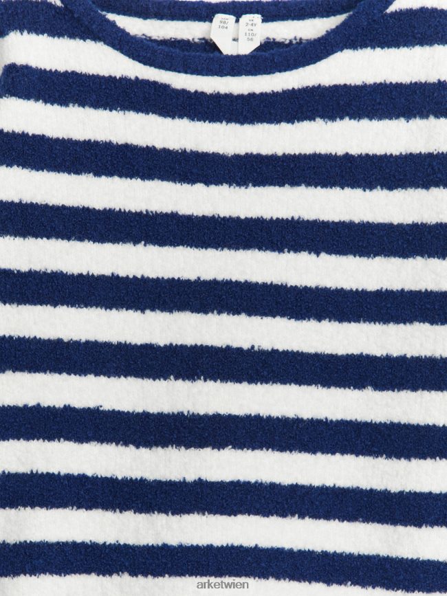 ARKET Flauschiger, kastenförmiger Pullover dunkelblau/weiß Kinder 8RF08T1511 Kleidung