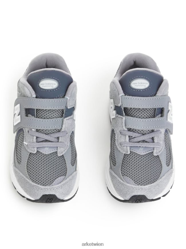 ARKET New Balance 2002 Jugendtrainer grau Kinder 8RF08T1404 Schuhwerk