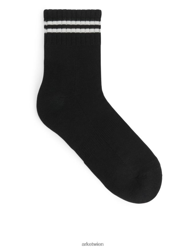 ARKET Gerippte Sportsocken schwarz/cremeweiß Männer 8RF08T1236 Kleidung