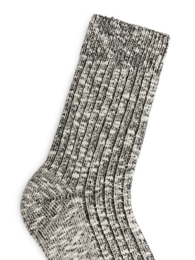 ARKET Grobstricksocken Schwarz-Weiss Männer 8RF08T581 Kleidung
