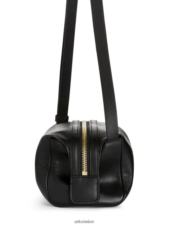 ARKET Kastenförmige Umhängetasche aus Leder Schwarz unisex 8RF08T744 Taschen