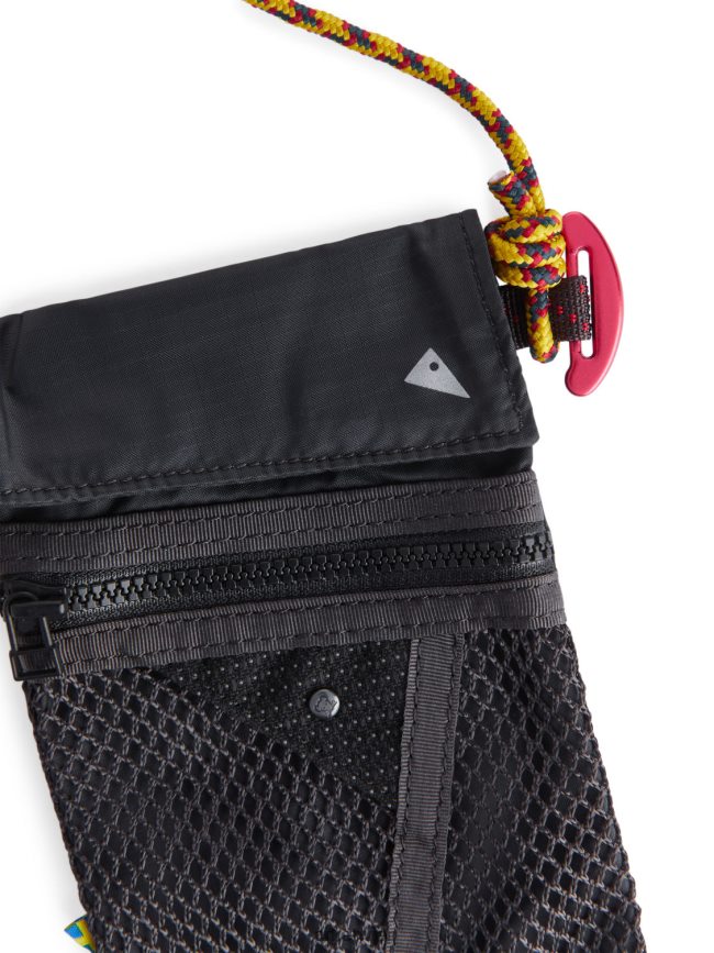 ARKET Klattermusen Algir Lanyard-Tasche Schwarz unisex 8RF08T1203 Taschen