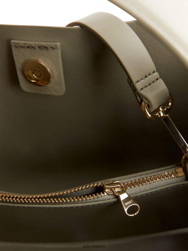 ARKET Umhängetasche aus Leder helles Khakigrün unisex 8RF08T743 Taschen
