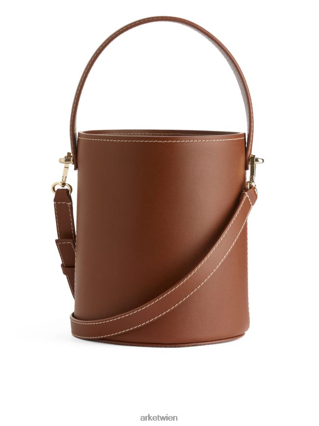 ARKET kleine Beuteltasche aus Leder braun unisex 8RF08T768 Taschen